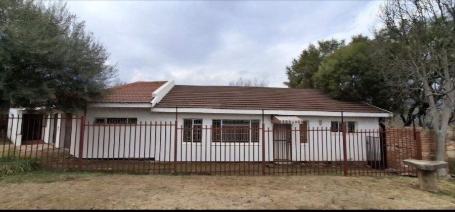 6 Bedroom Property for Sale in Ficksburg Free State